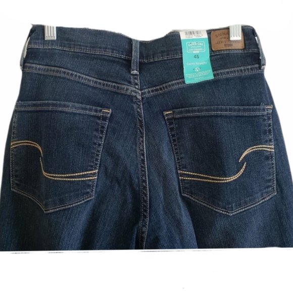 NWT  Signature Levi Curvy Straight Stretch Jeans Size 4 - Picture 5 of 10